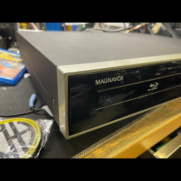 Blu-ray player by Magnavox - Picture 10 of 12